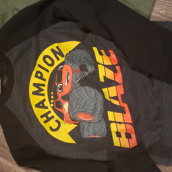 sweatshirts bundle - Picture 2 of 6